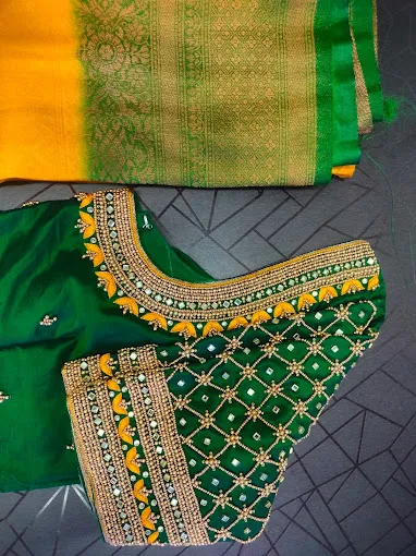 Sai saree dazzles designer